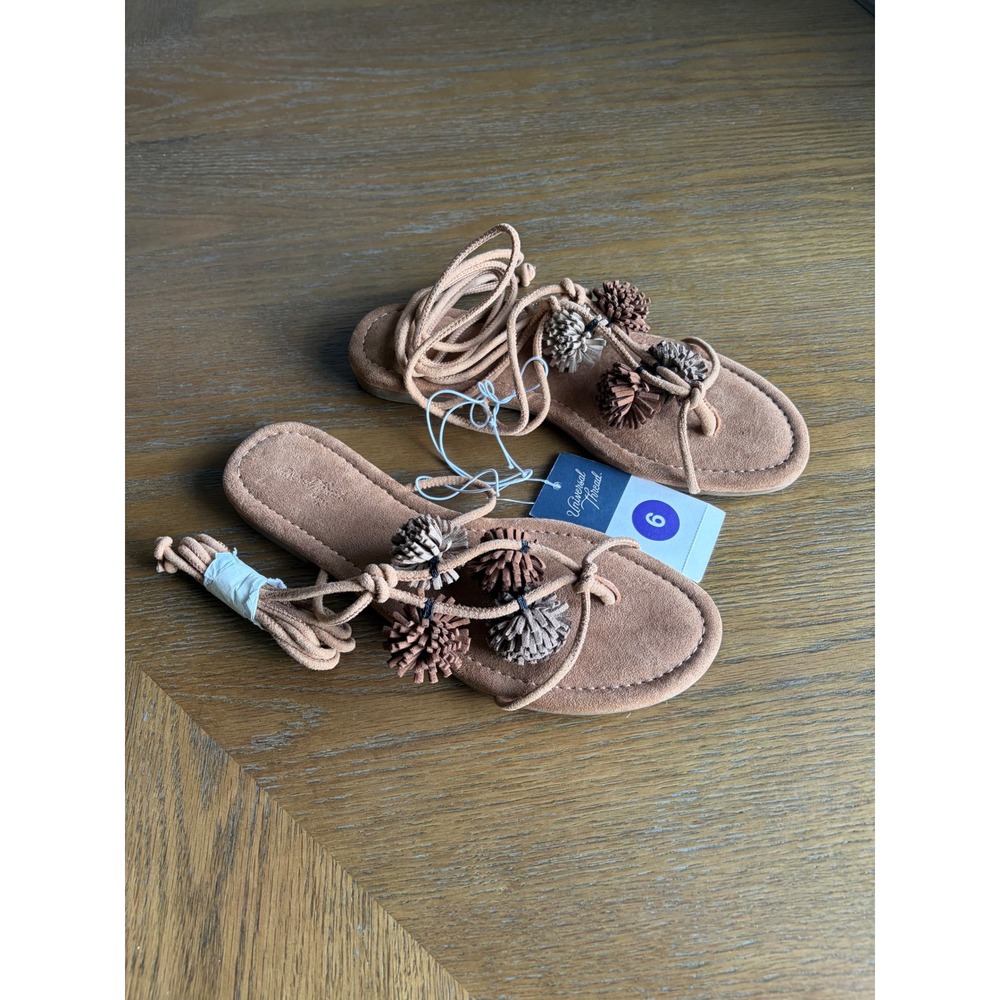 Universal Thread Tan Lace Up Pom Pom Gladiator Sandals Womens 6 NEW